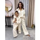 Magas nyakú anya - gyerek unisex melegítő szett / Felnőtt - Krém Magas nyakú anya - gyerek unisex melegítő szett / Felnőtt - Krém
