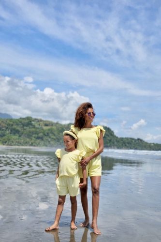 Kétrészes női fodros rövid nadrág szett - Pasztell sárga