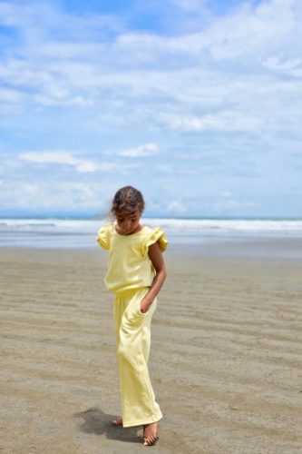 Kétrészes gyerek szett hosszú fodros nadrággal -  Pasztell sárga