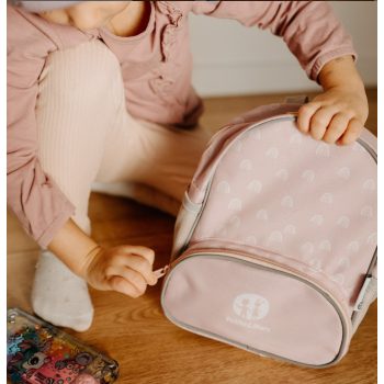 Hátizsákok és bőröndök